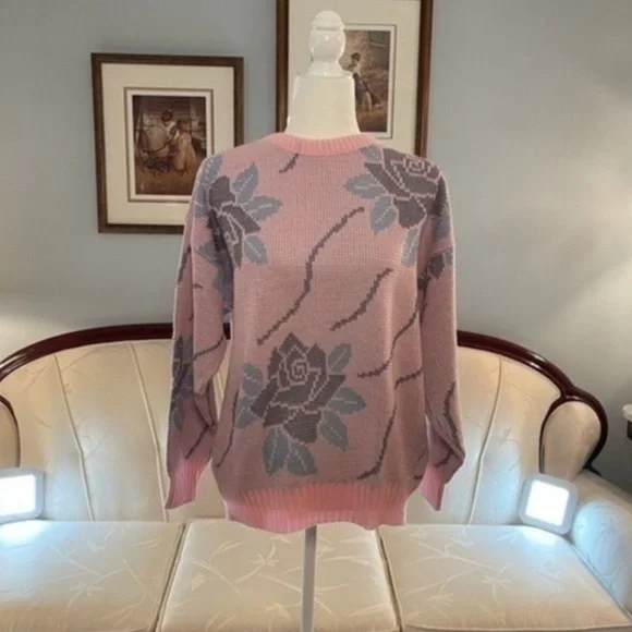 Pink & Gray Floral Print Crewneck Knit Sweater Size Medium - Picture 2 of 8